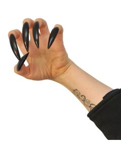 Ongles longs noirs de sorcière