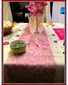 Chemin table arabesque fuchsia