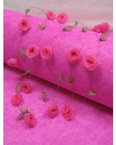 Guirlande de roses en organza - fuchsia